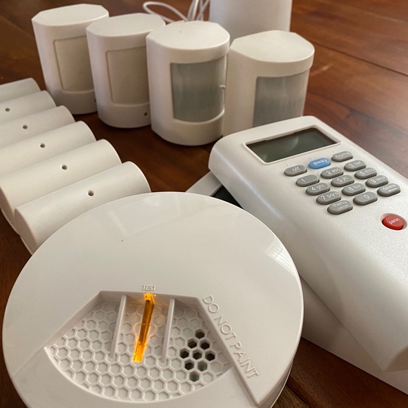 SimpliSafe Security System - Picture 1 of 3